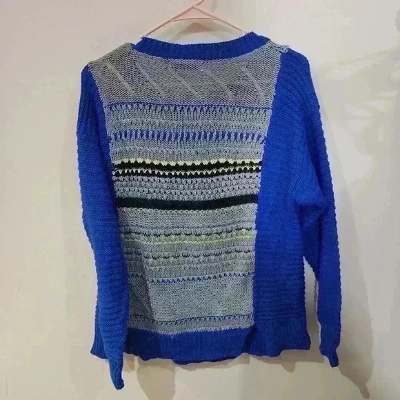23. Lustero color block striped knit sweater size small - Picture 6 of 6
